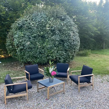 Holiday home Maison Normande Avec Piscine Landepereuse