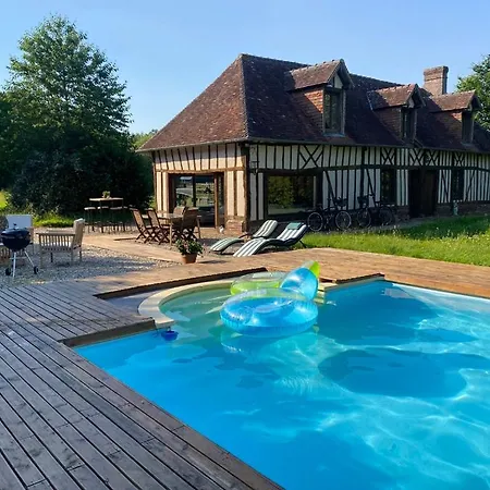 Holiday home Maison Normande Avec Piscine Landepereuse